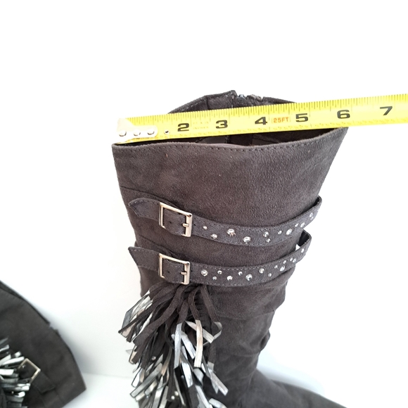 Justice Fringe Wedge Boots, gray, Womens Sz 6 US, RN # 107931 - Picture 8 of 10